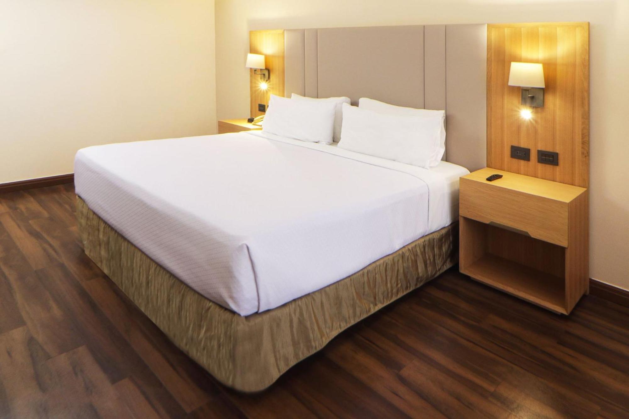 Crowne Plaza Hotel Monterrey By Ihg Exterior photo